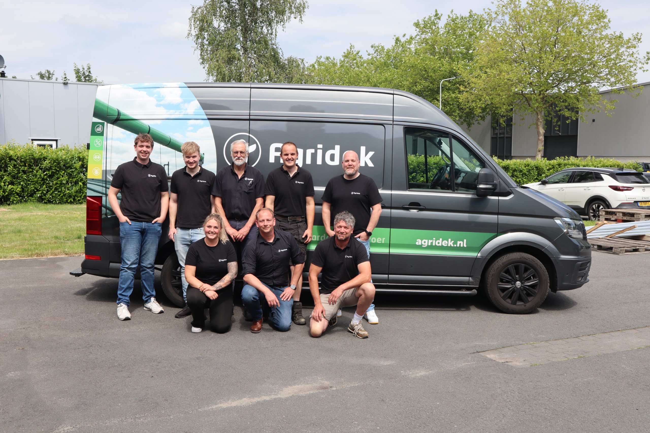 Agridek team voor bus